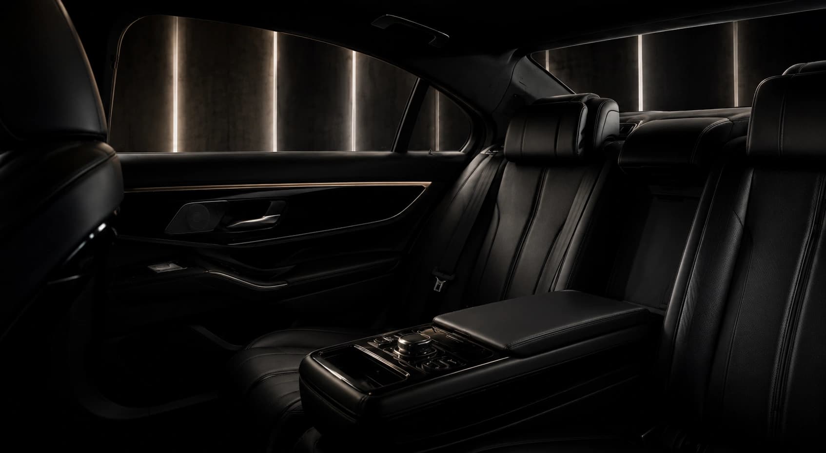 Преміальний автомобіль LP BLACKLINE, готовий до міжміської поїздки
